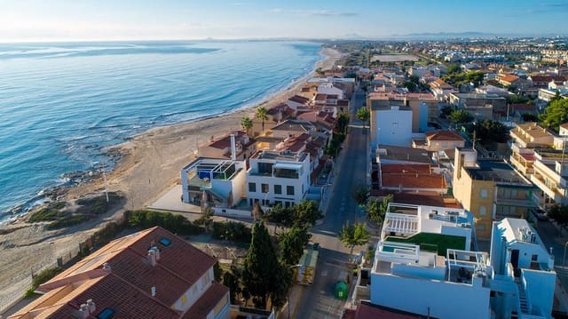 3 soveværelse Byhus til salg i Torre de la Horadada, Pilar de la Horadada med swimmingpool - € 499.900 (Ref: 8979954)