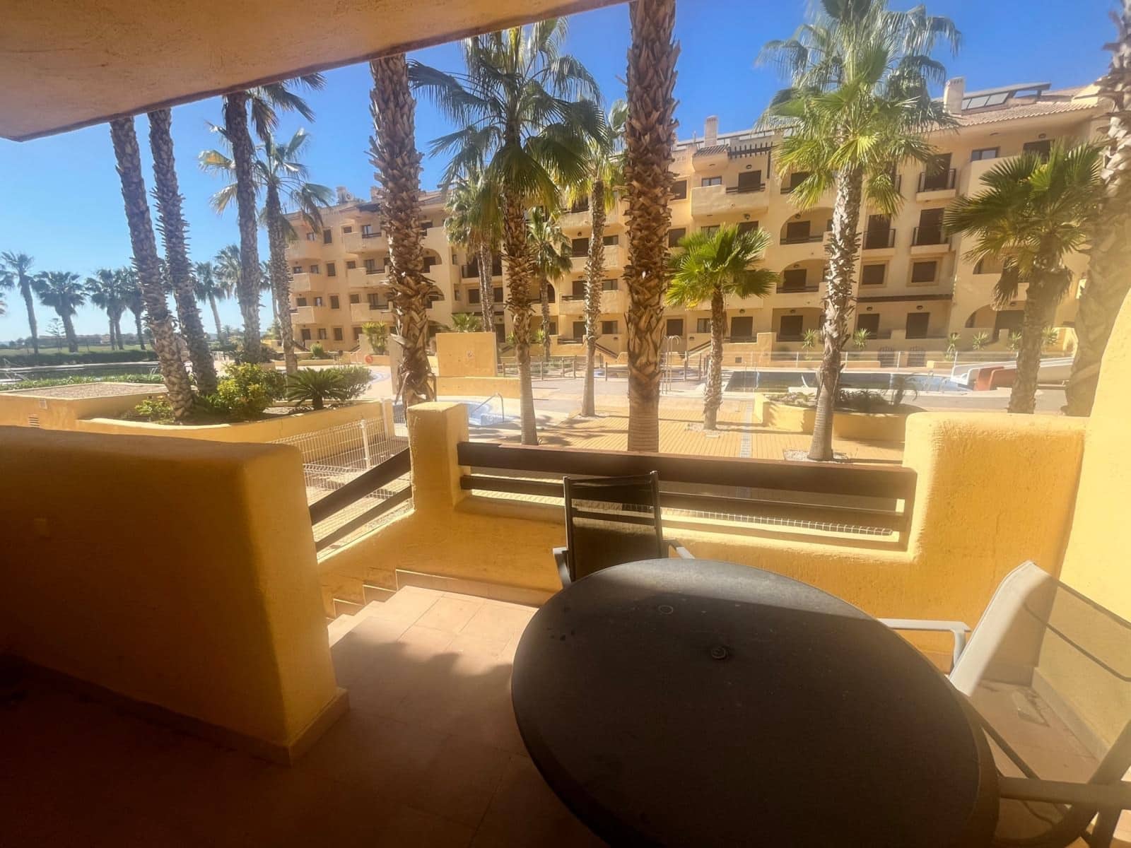 Apartamento de 2 habitaciones en Los Alcázares en venta con piscina - 130.800 € (Ref: 9000641)