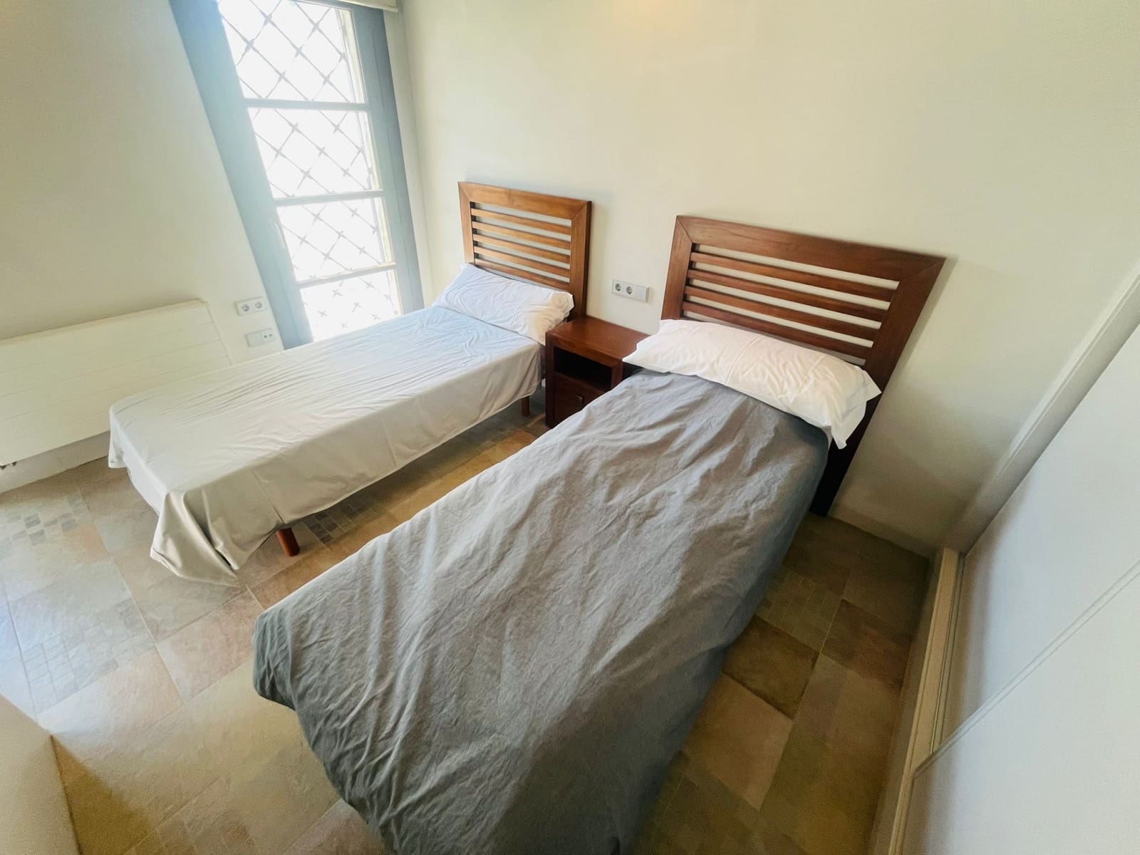 2 sypialnia Willa na sprzedaż w Avileses z basenem garażem - 290 000 € (Ref: 9126221)