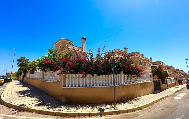 4 soveværelse Villa til salg i La Regia, Orihuela med swimmingpool - € 469.900 (Ref: 9136166)