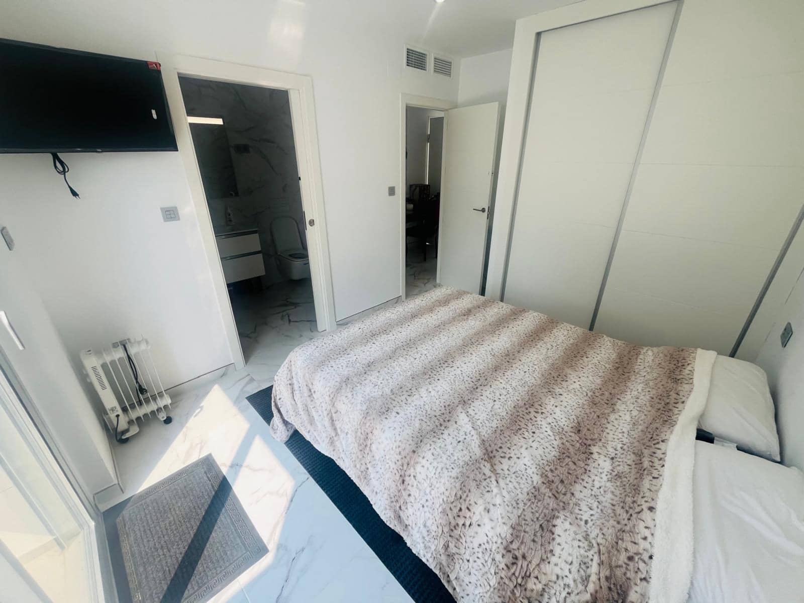 Chalet de 3 habitaciones en Los Alcázares en venta con piscina - 375.900 € (Ref: 9187736)