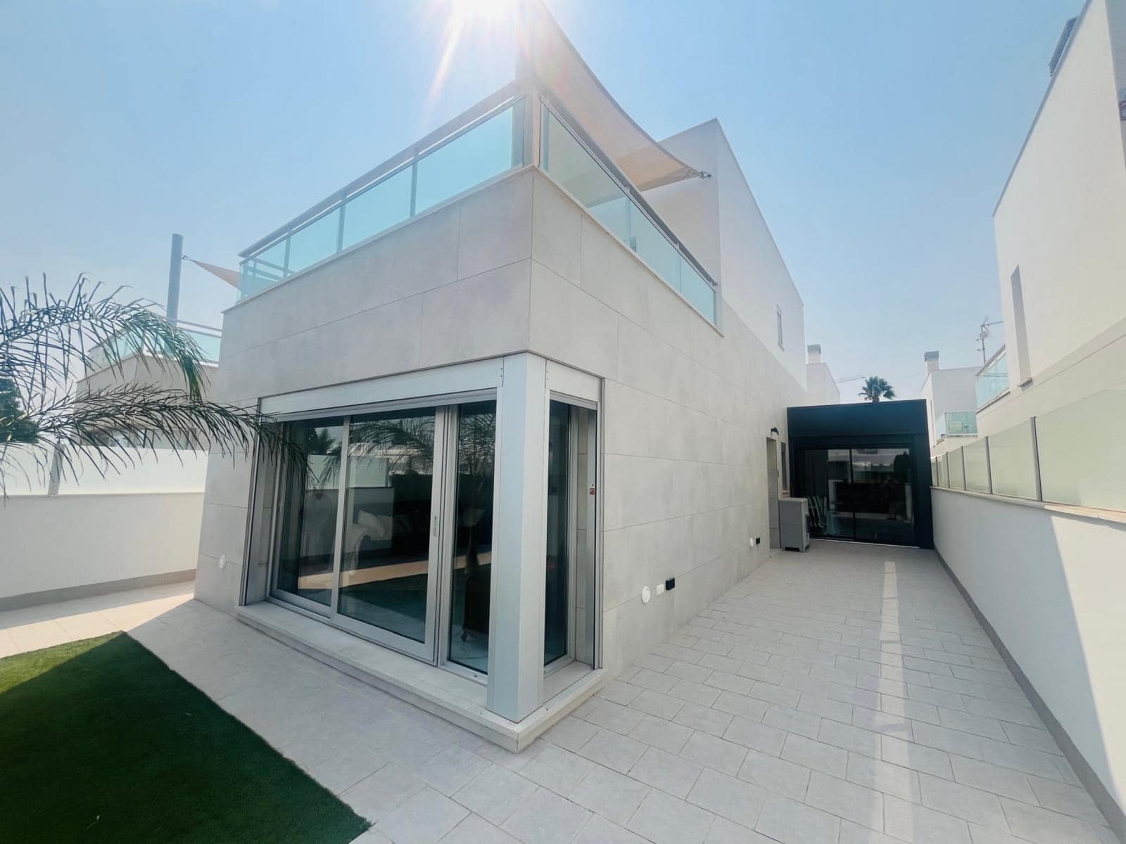 Chalet de 3 habitaciones en Los Alcázares en venta con piscina - 375.900 € (Ref: 9187736)