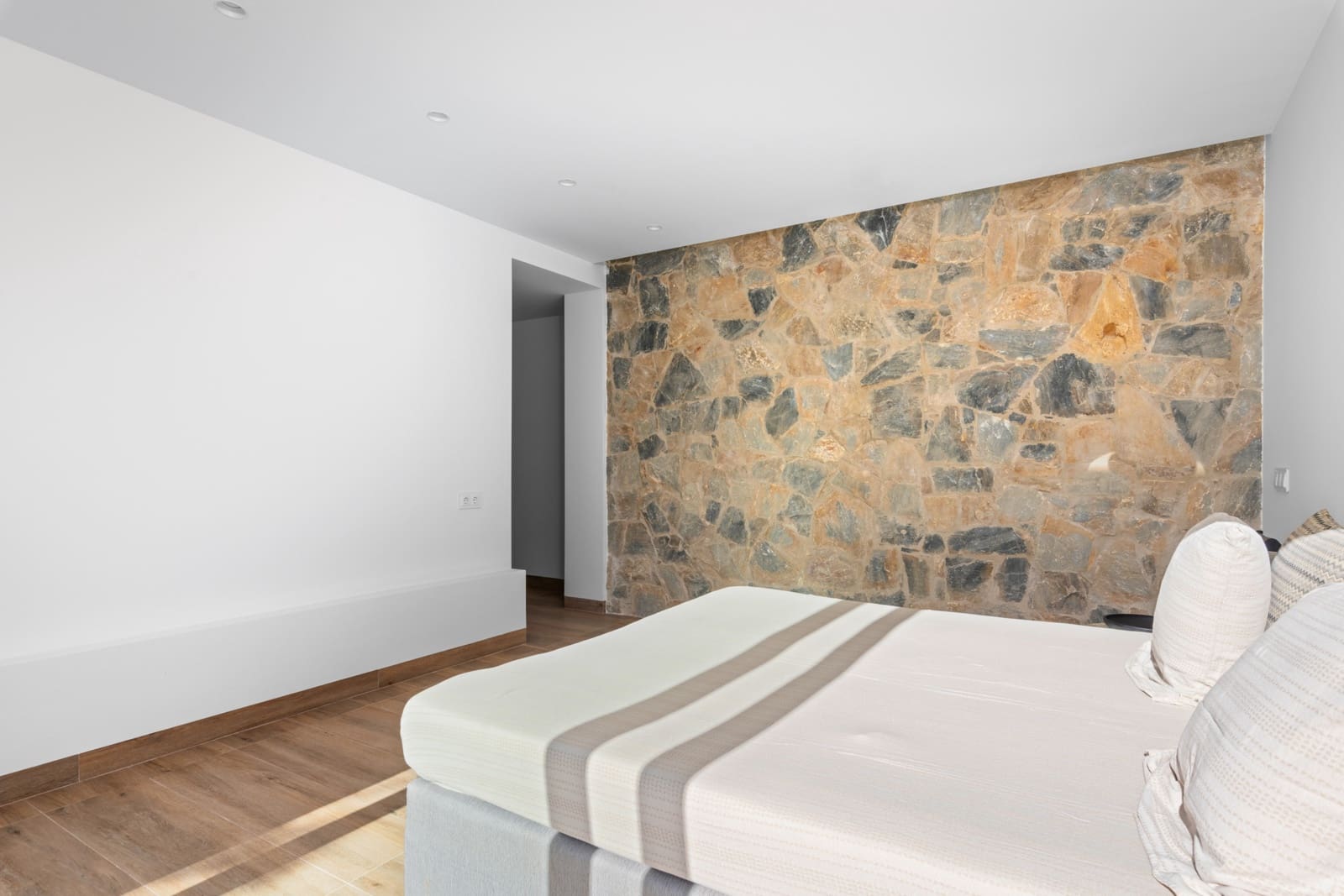 4 soveværelse Villa til salg i Las Colinas Golf med swimmingpool garage - € 829.000 (Ref: 9254237)