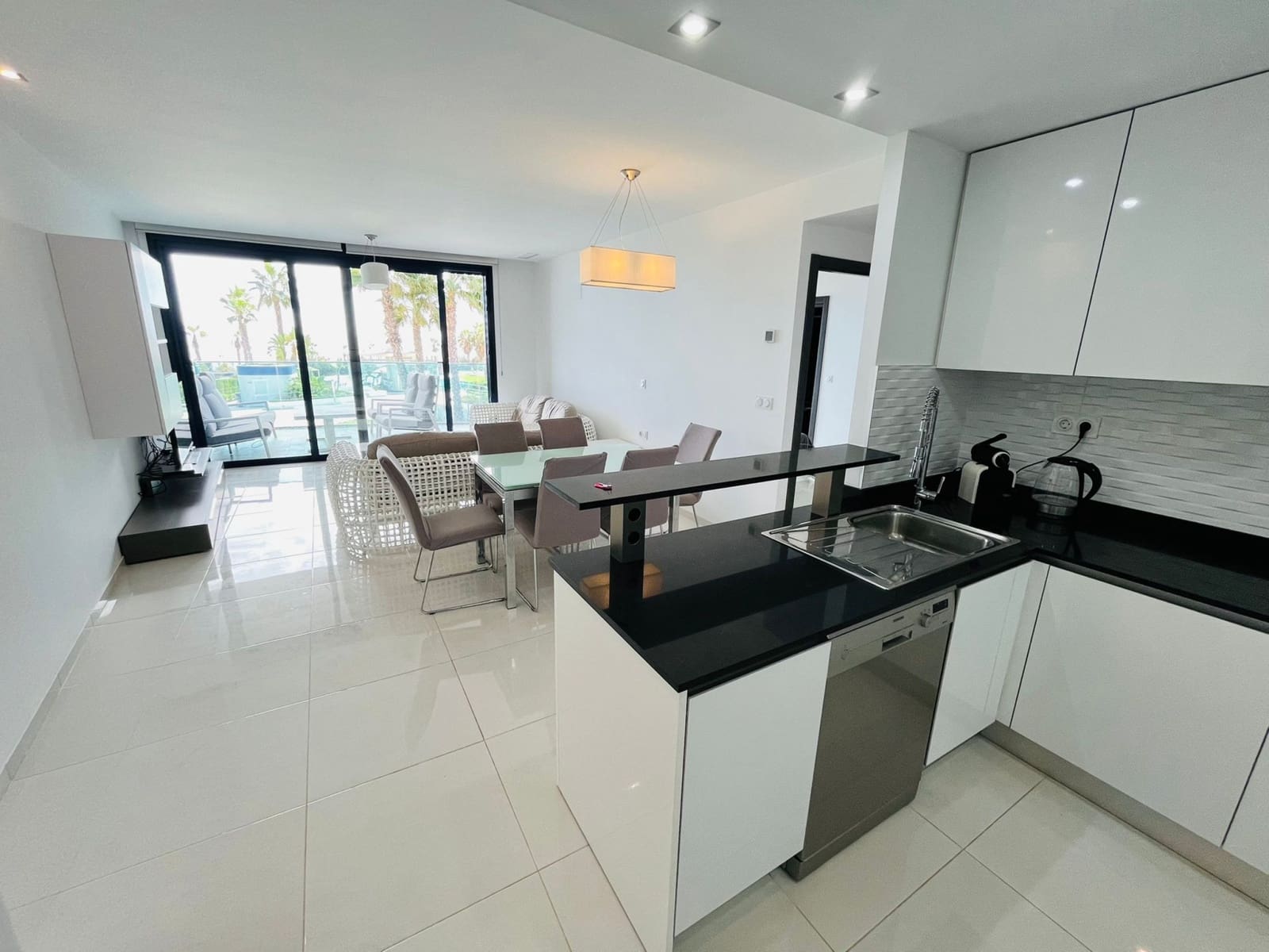 3 soveværelse Lejlighed til salg i Punta Prima med swimmingpool - € 479.950 (Ref: 9267788)