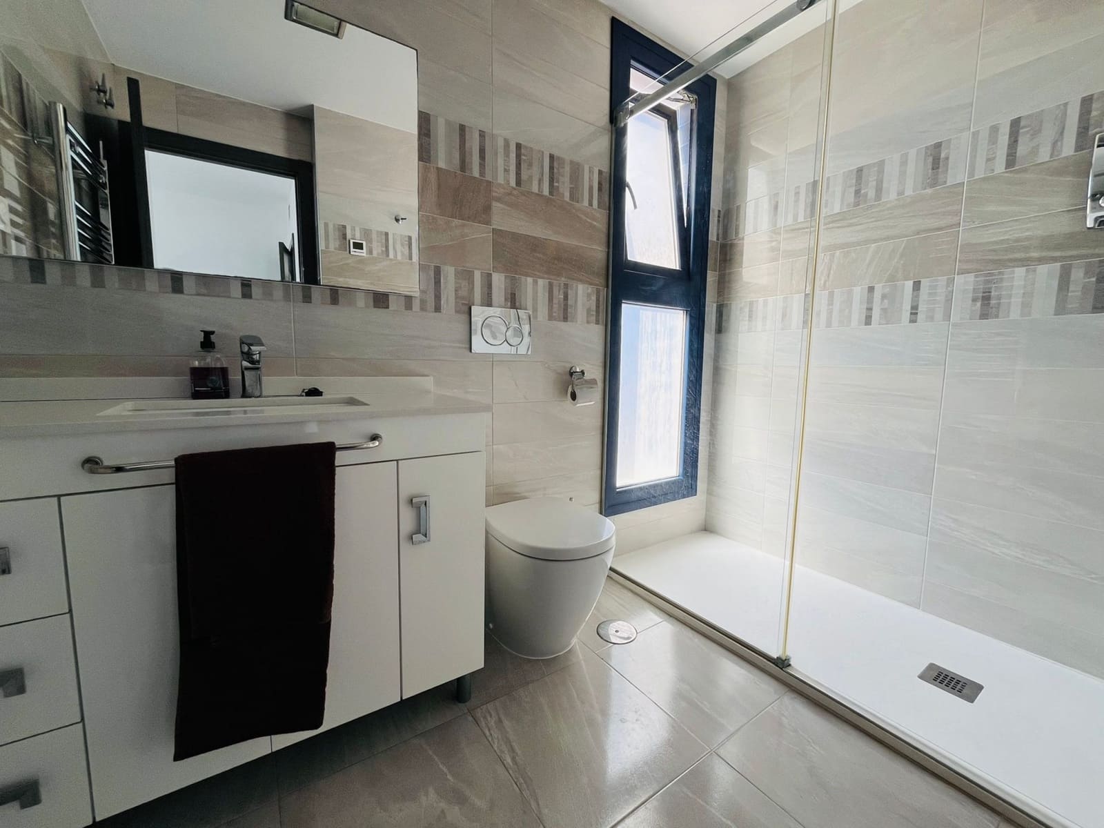 3 soveværelse Lejlighed til salg i Punta Prima med swimmingpool - € 479.950 (Ref: 9267788)