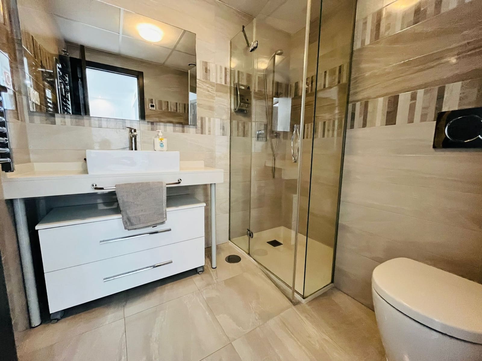 3 soveværelse Lejlighed til salg i Punta Prima med swimmingpool - € 479.950 (Ref: 9267788)