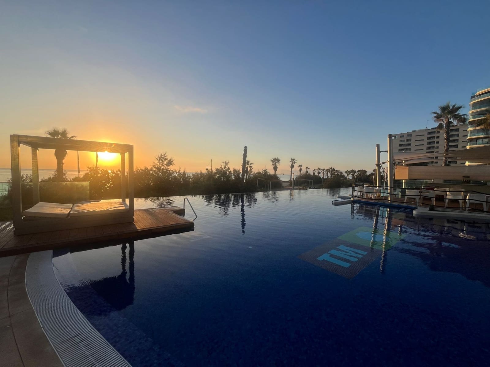 3 soveværelse Lejlighed til salg i Punta Prima med swimmingpool - € 479.950 (Ref: 9267788)