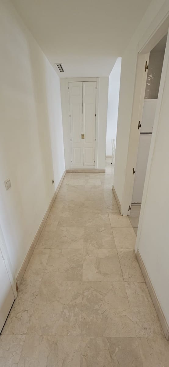 Apartamento de 2 habitaciones en Roda en venta con piscina - 159.900 € (Ref: 9297120)