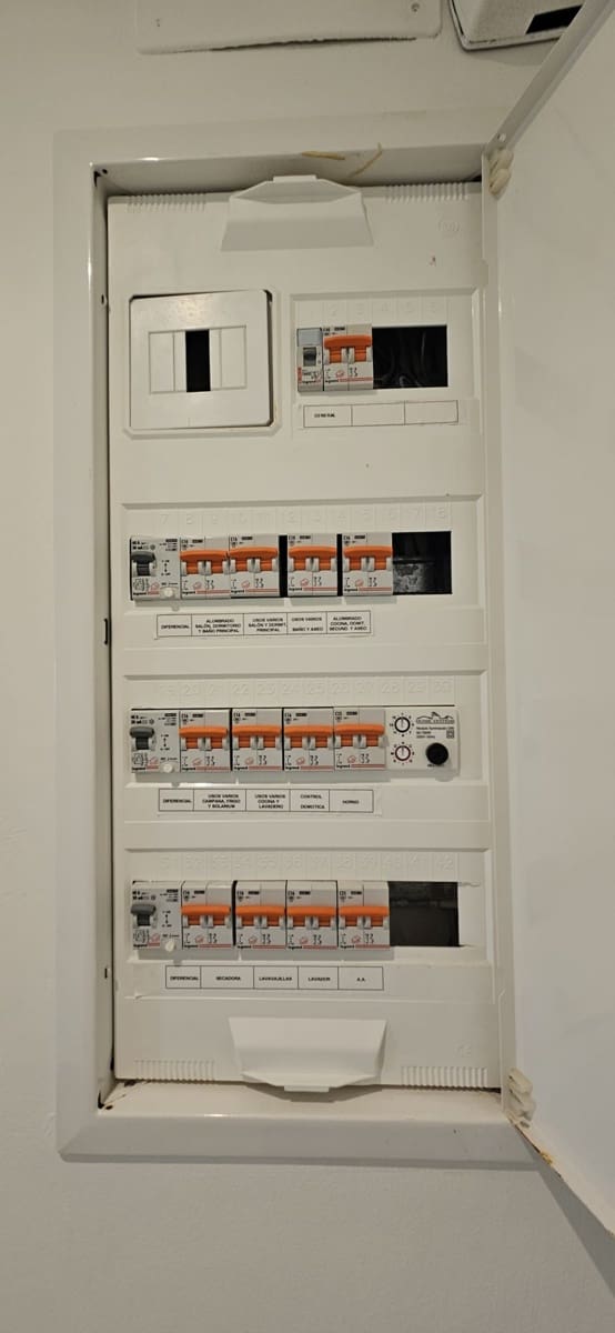 Apartamento de 2 habitaciones en Roda en venta con piscina - 159.900 € (Ref: 9297120)
