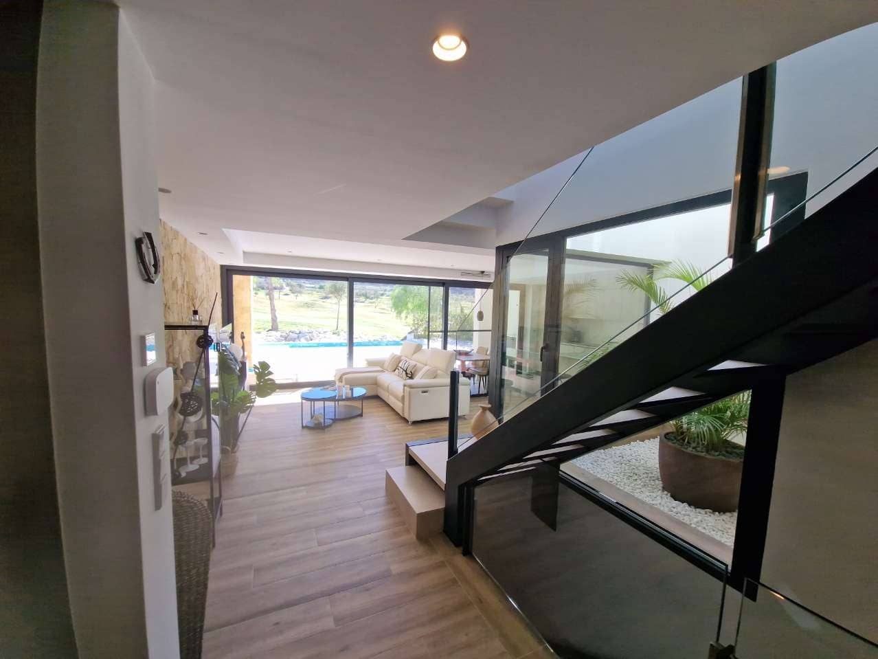 3 slaapkamer Villa te koop in Monforte del Cid met zwembad - € 795.000 (Ref: 9620703)