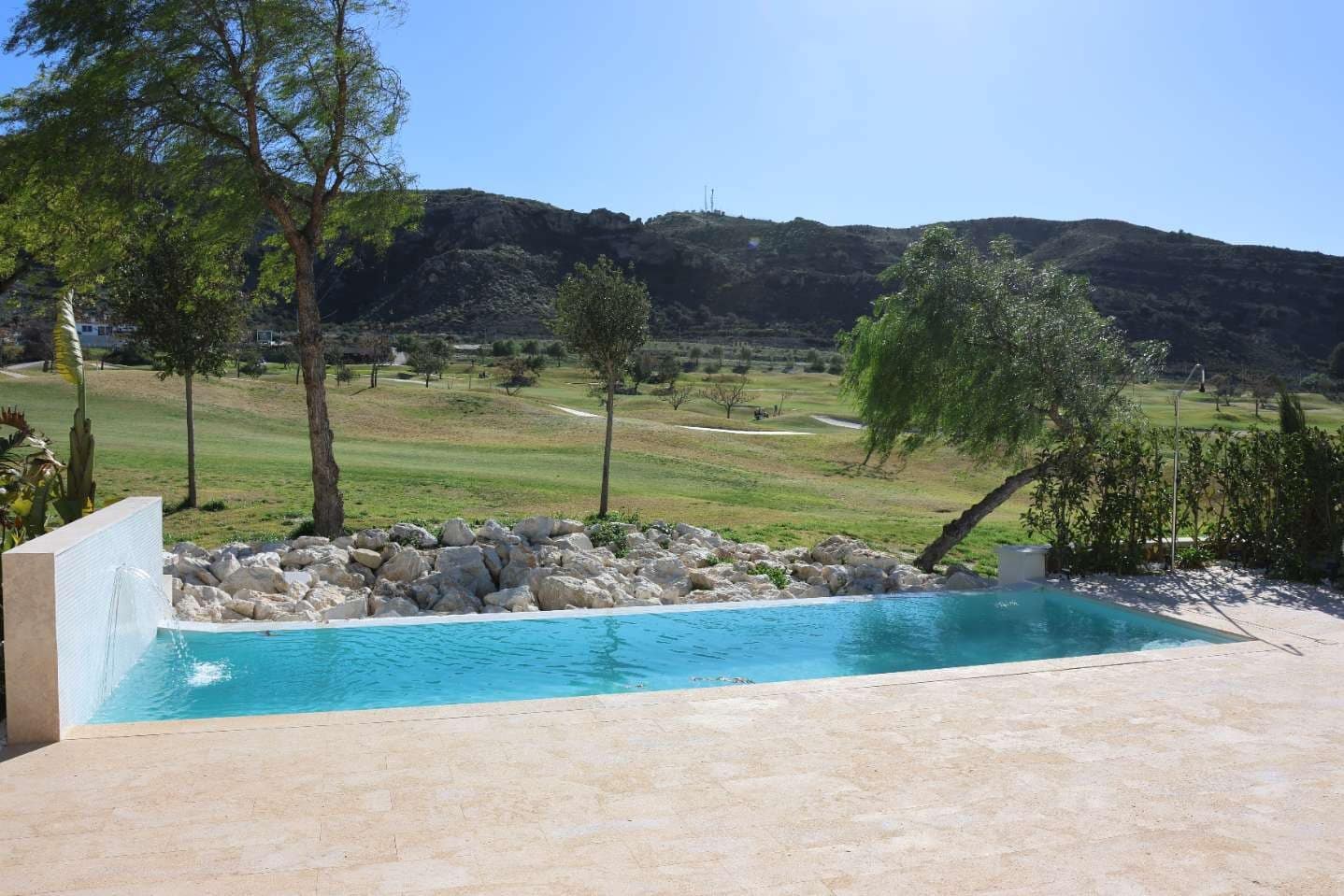 3 slaapkamer Villa te koop in Monforte del Cid met zwembad - € 795.000 (Ref: 9620703)