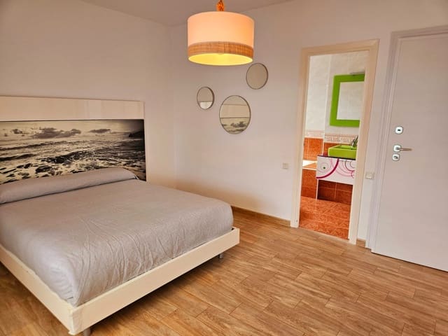 6 makuuhuone Huvila myytävänä paikassa La Manga del Mar Menor mukana 
autotalli - 859 000 € (Ref: 9777346)