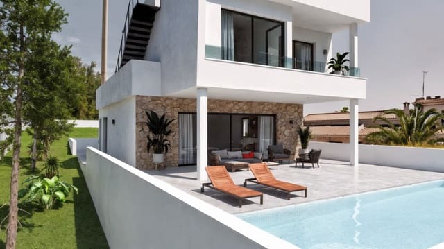 4 bedroom Villa for sale in Pinar de Campoverde, Pilar de la Horadada with pool - € 965,495 (Ref: 9807410)