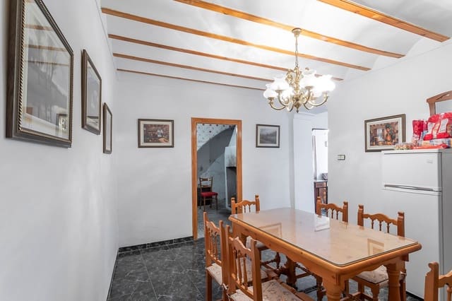 3 sovrum Hus till salu i Oria - 56 000 € (Ref: 6637425)