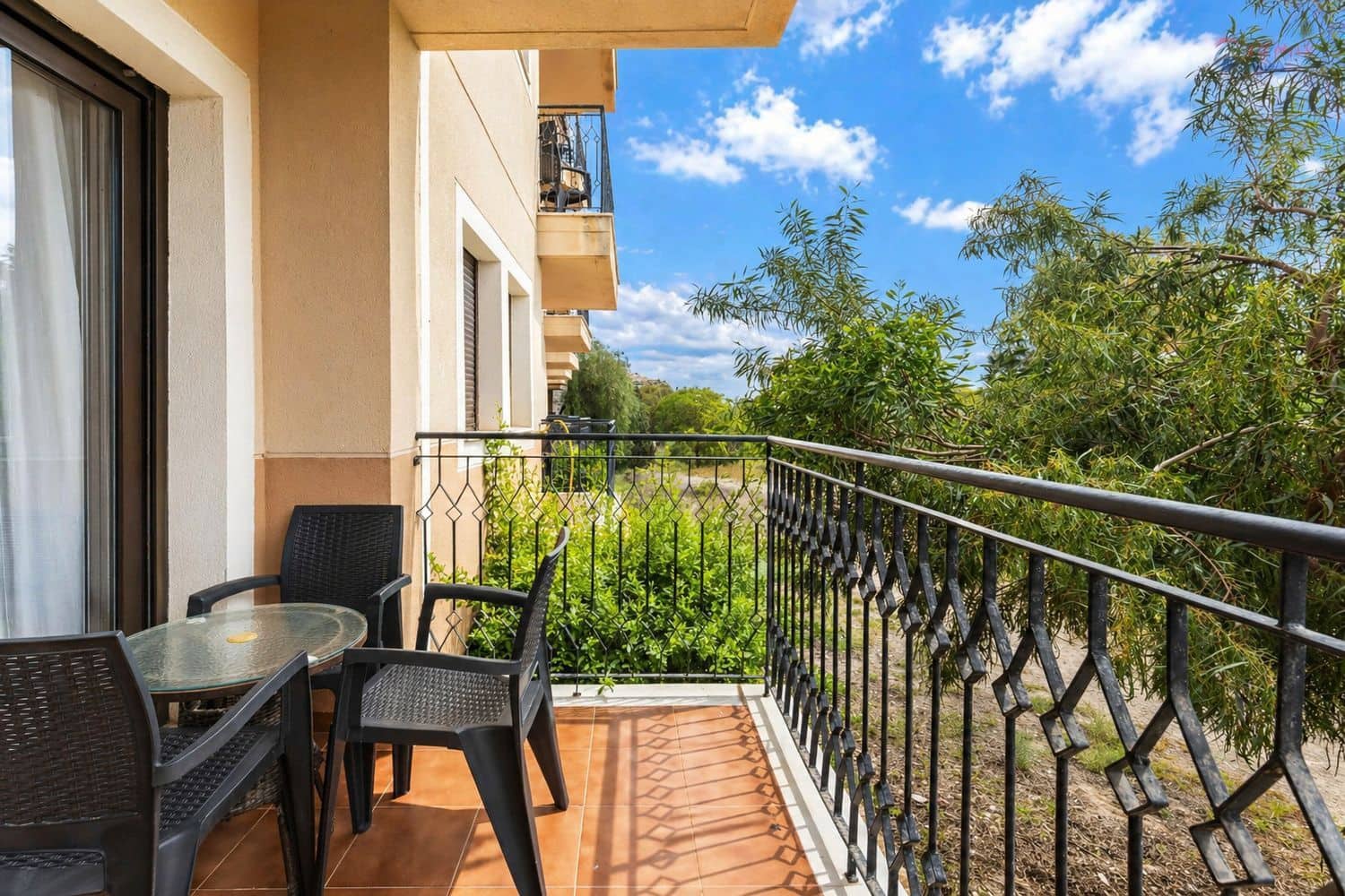 Apartamento de 2 habitaciones en Los Collados en venta con piscina garaje - 110.000 € (Ref: 9006681)