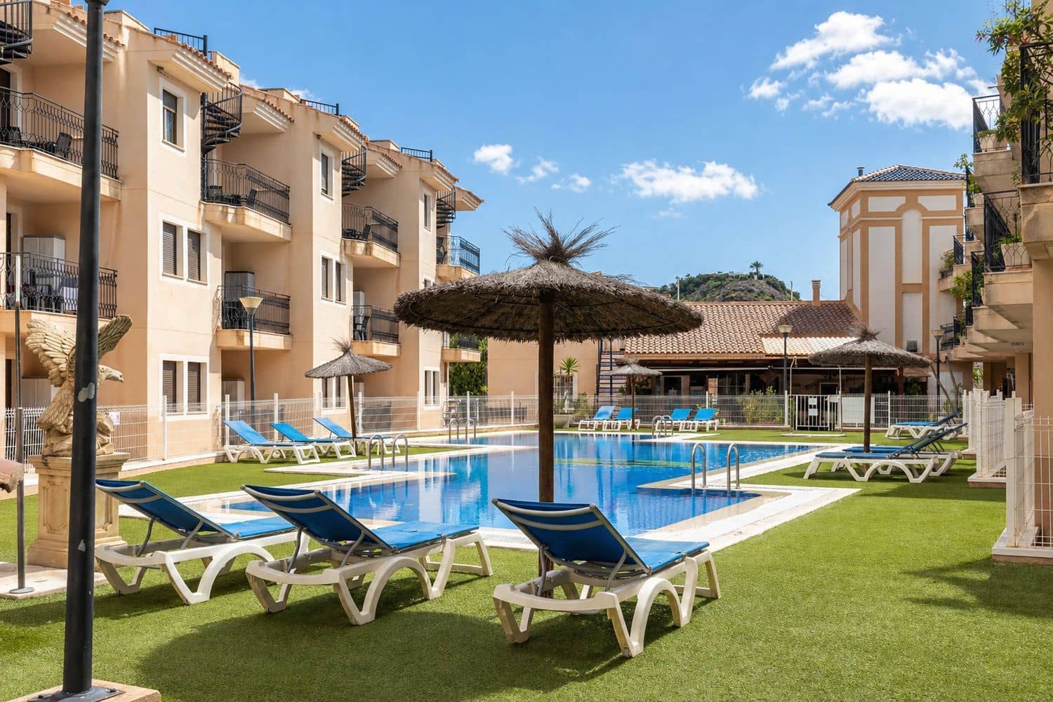 Apartamento de 2 habitaciones en Los Collados en venta con piscina garaje - 110.000 € (Ref: 9006681)
