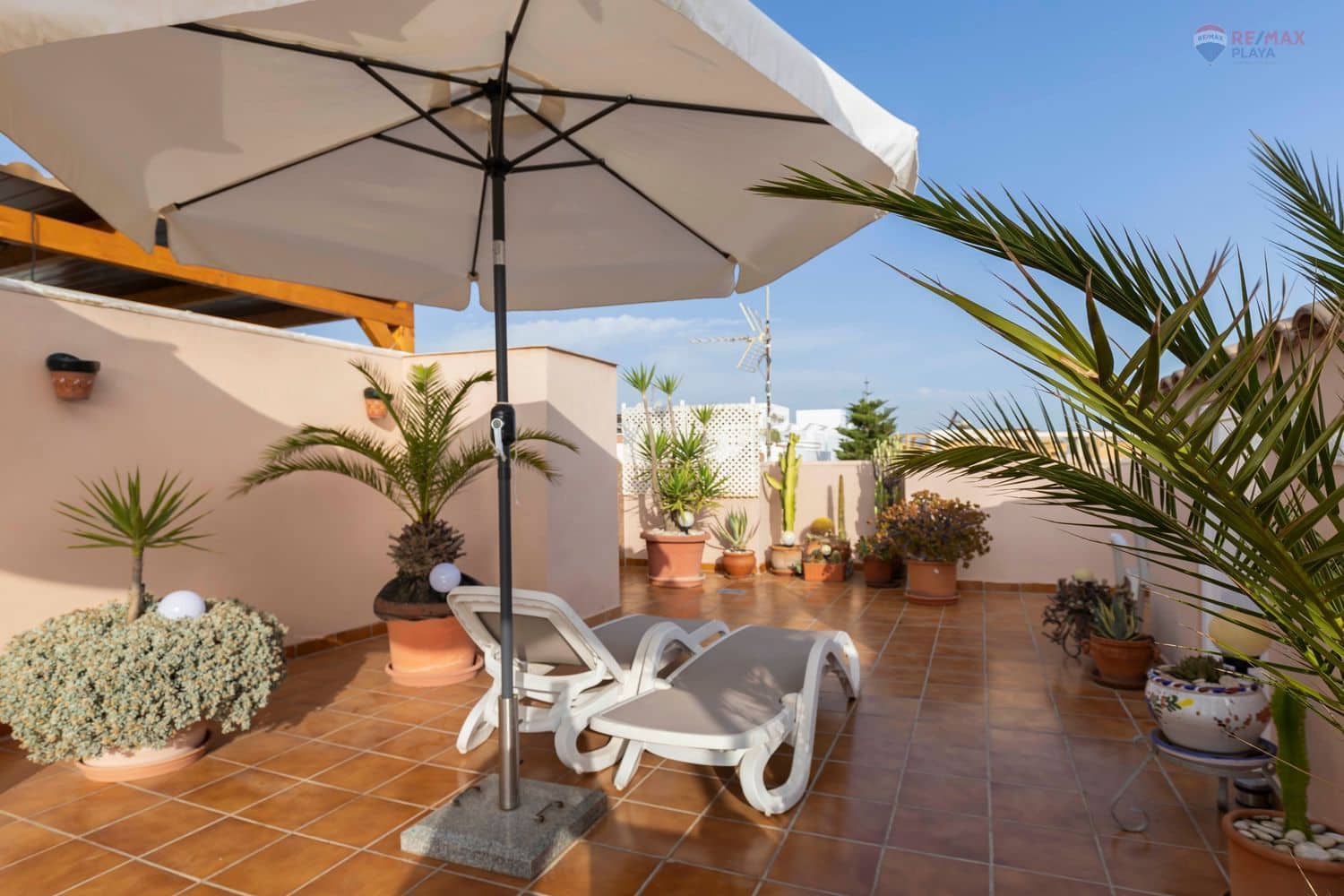 2 soveværelse Lejlighed til salg i Puerto del Rey med swimmingpool garage - € 215.000 (Ref: 9143764)