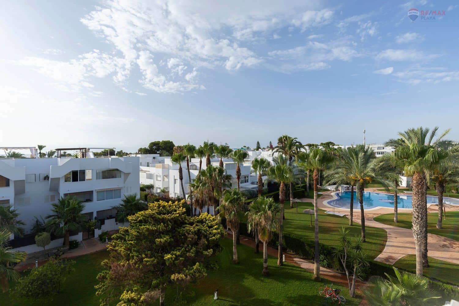 2 soveværelse Lejlighed til salg i Puerto del Rey med swimmingpool garage - € 215.000 (Ref: 9143764)