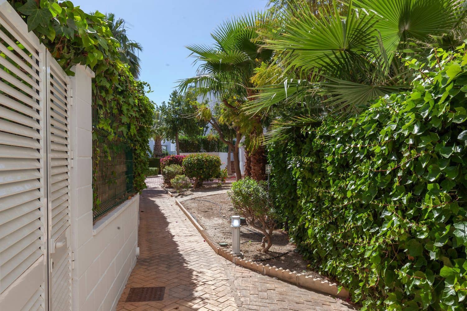 2 soveværelse Lejlighed til salg i Puerto del Rey med swimmingpool garage - € 215.000 (Ref: 9143764)