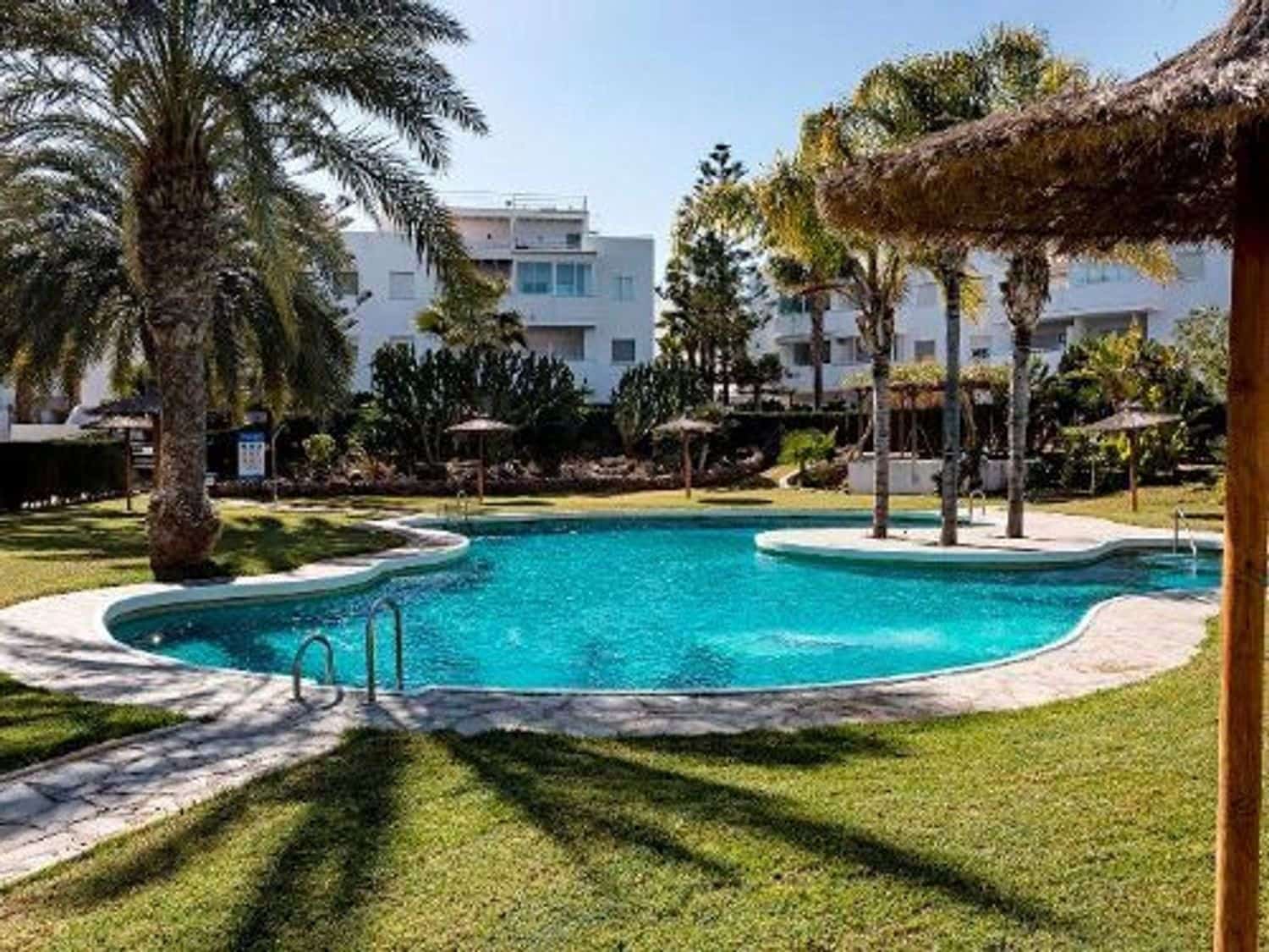 2 soveværelse Lejlighed til salg i Puerto del Rey med swimmingpool garage - € 215.000 (Ref: 9143764)