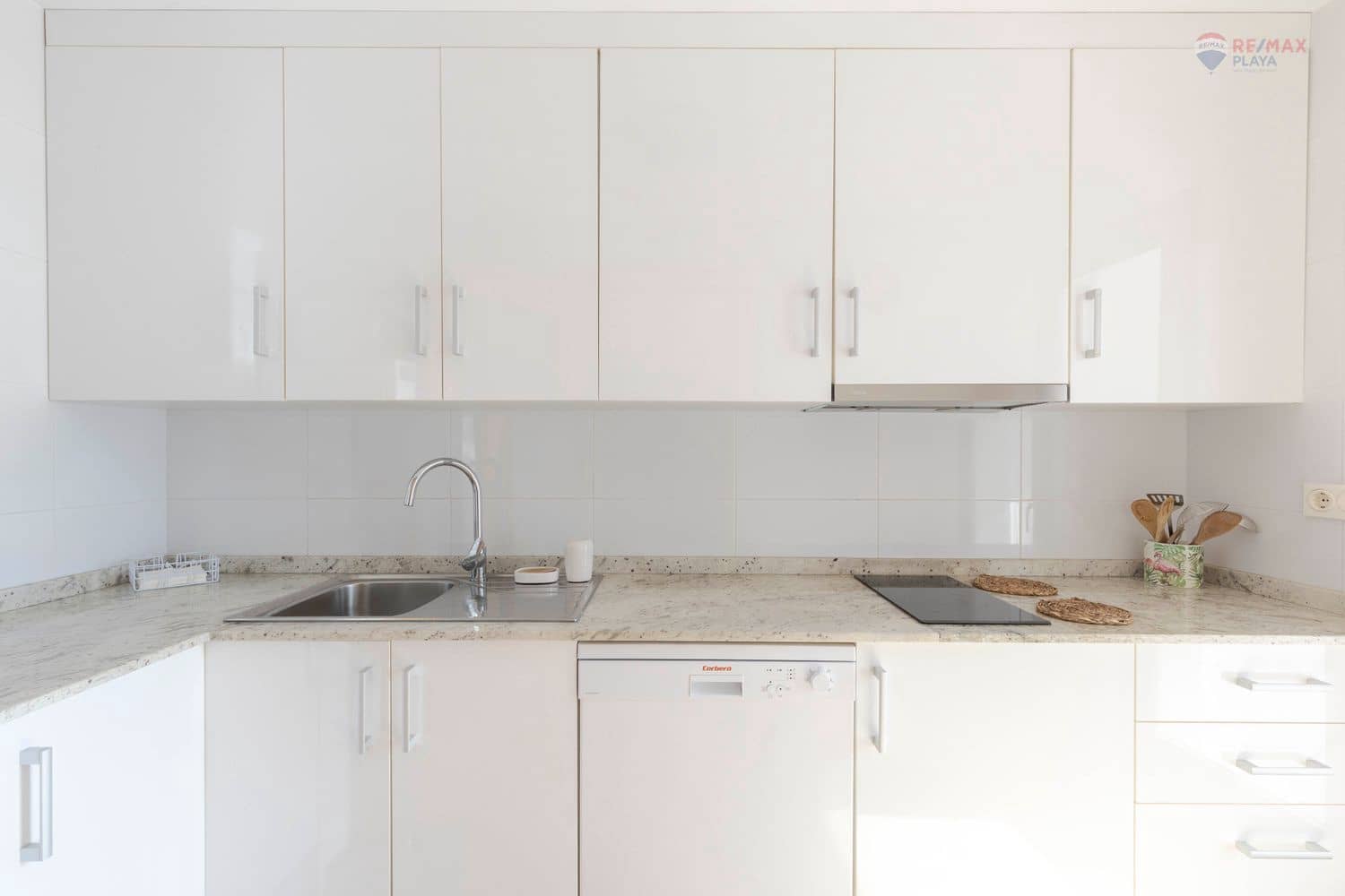 Apartamento de 2 habitaciones en Vera en alquiler con piscina garaje - 850 € (Ref: 9262178)