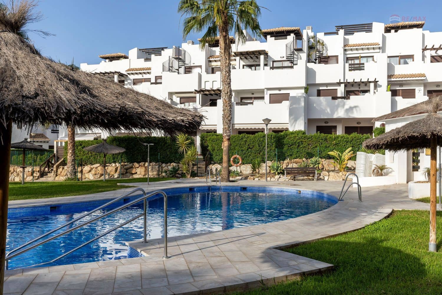 Apartamento de 2 habitaciones en Vera en alquiler con piscina garaje - 850 € (Ref: 9262178)