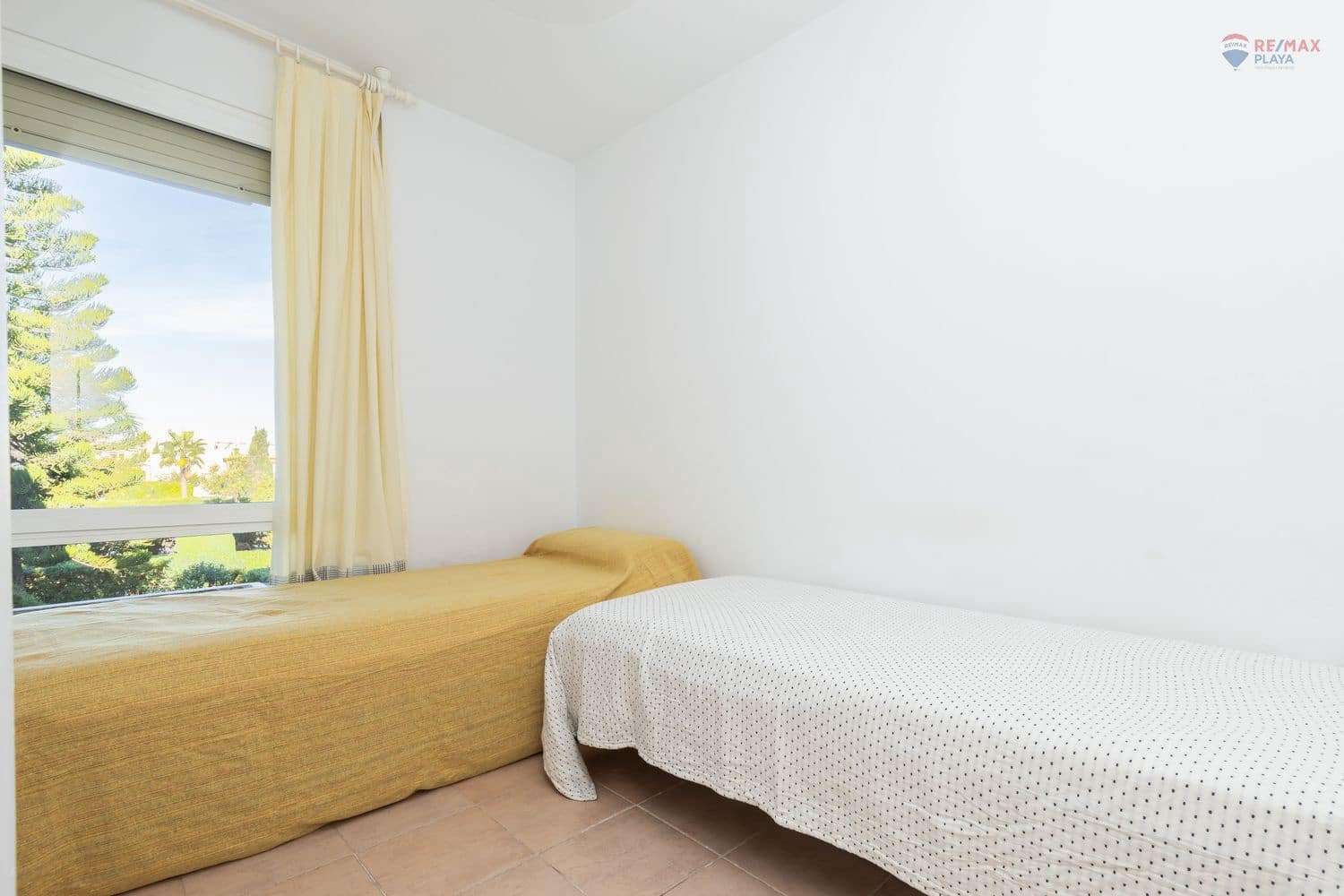 Apartamento de 2 habitaciones en Vera en alquiler con piscina garaje - 650 € (Ref: 9371207)