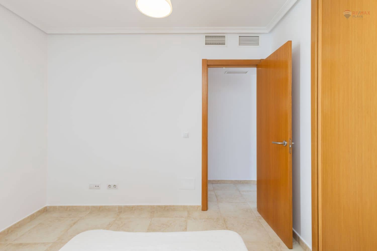 2 makuuhuone Huoneisto myytävänä paikassa Vera mukana uima-altaan 
autotalli - 169 000 € (Ref: 9371210)