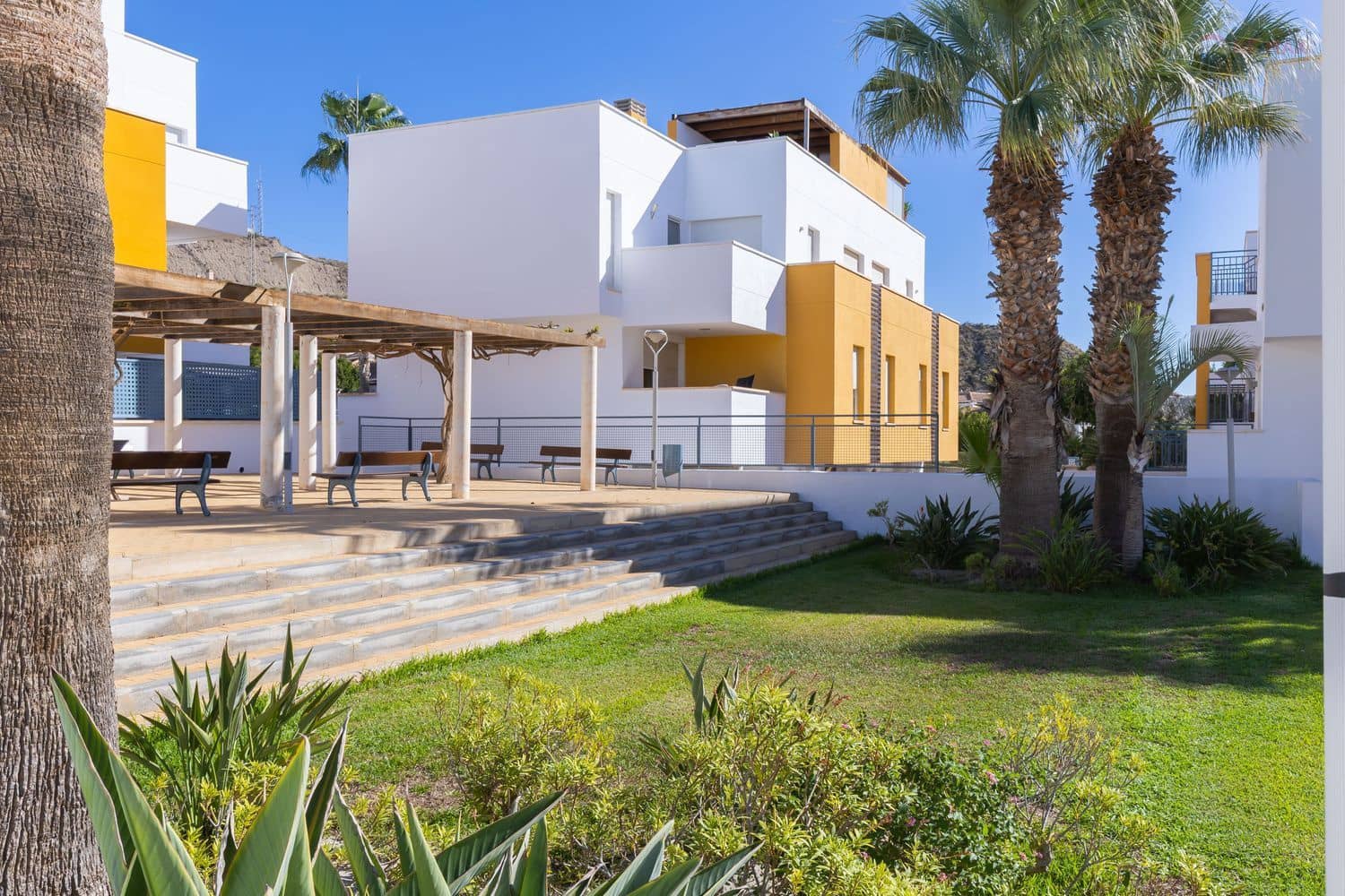 2 makuuhuone Huoneisto myytävänä paikassa Vera mukana uima-altaan 
autotalli - 169 000 € (Ref: 9371210)