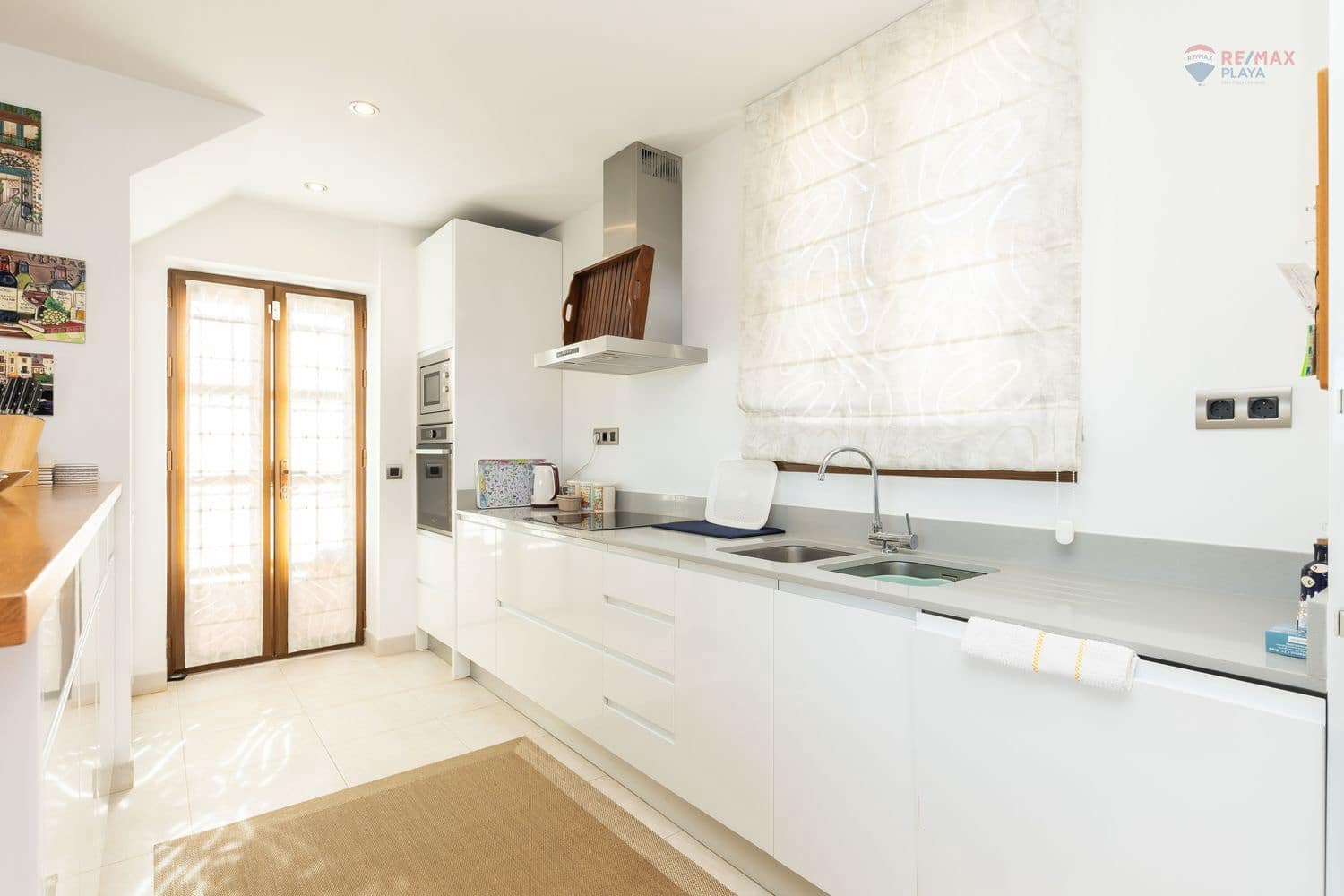 4 bedroom Villa for sale in Cuevas del Almanzora with pool garage - € 695,000 (Ref: 9430794)