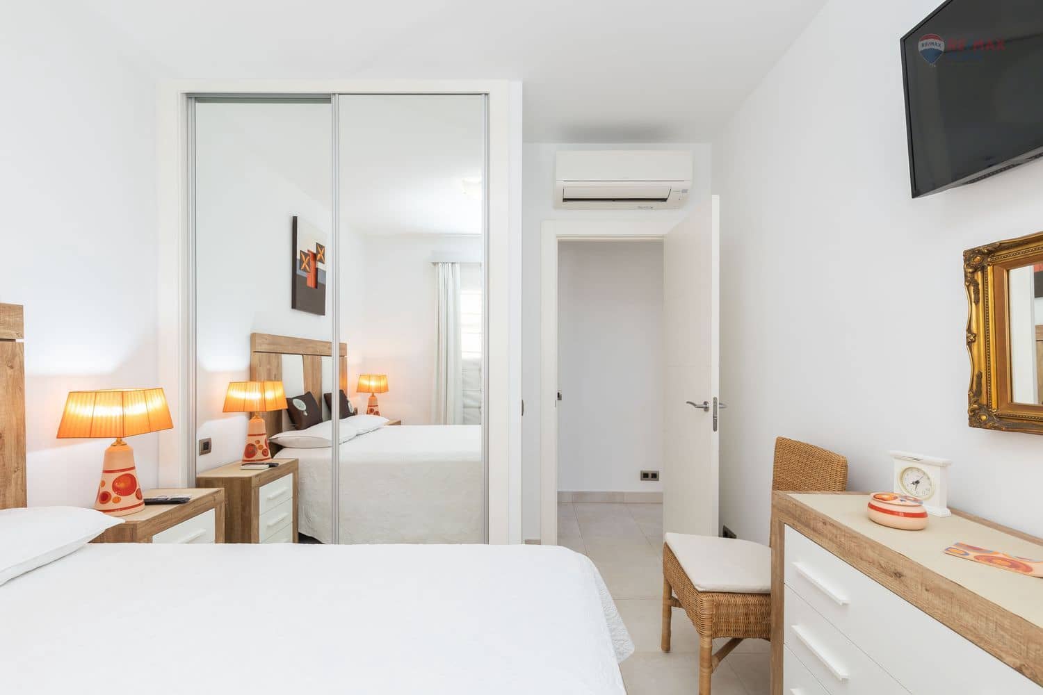 4 bedroom Villa for sale in Cuevas del Almanzora with pool garage - € 695,000 (Ref: 9430794)