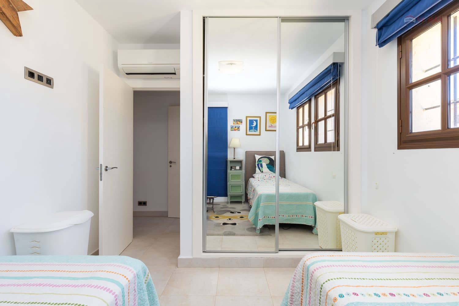 4 bedroom Villa for sale in Cuevas del Almanzora with pool garage - € 695,000 (Ref: 9430794)