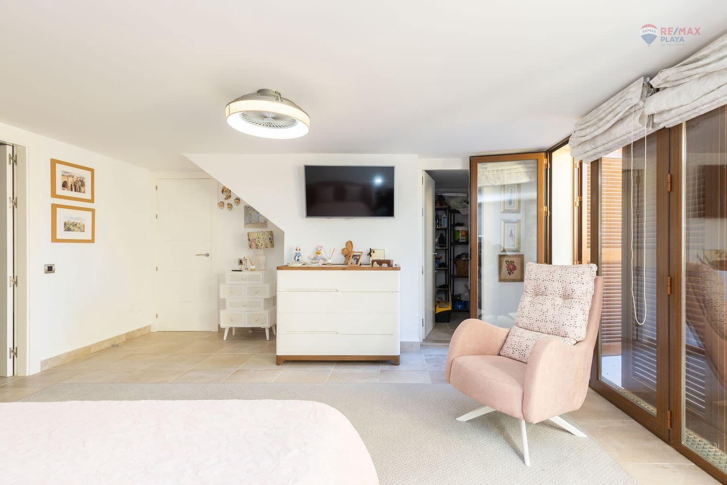 4 bedroom Villa for sale in Cuevas del Almanzora with pool garage - € 695,000 (Ref: 9430794)