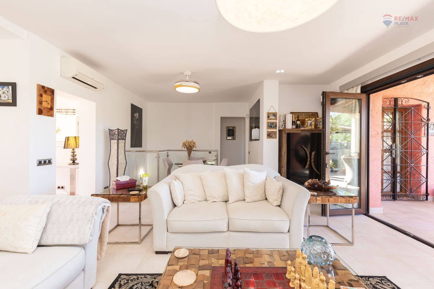 4 bedroom Villa for sale in Cuevas del Almanzora with pool garage - € 695,000 (Ref: 9430794)