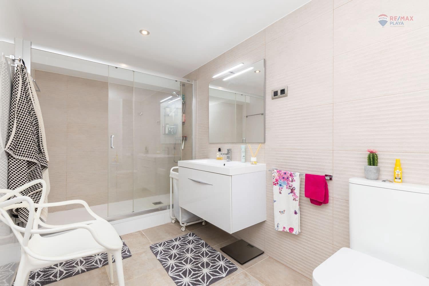 4 bedroom Villa for sale in Cuevas del Almanzora with pool garage - € 695,000 (Ref: 9430794)