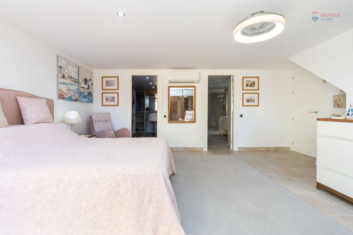 4 bedroom Villa for sale in Cuevas del Almanzora with pool garage - € 695,000 (Ref: 9430794)