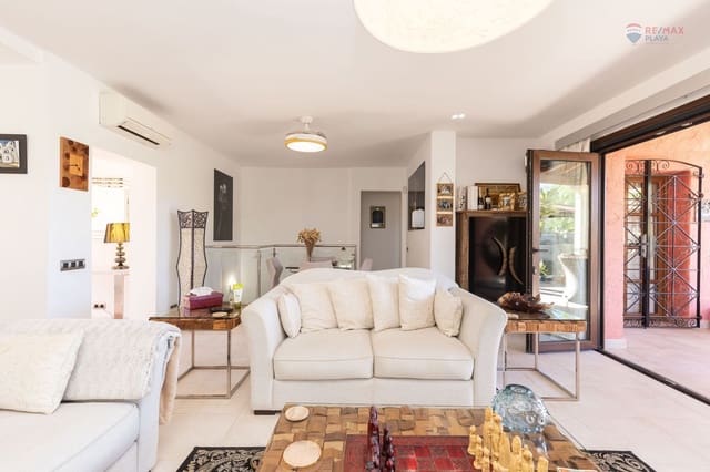 4 bedroom Villa for sale in Cuevas del Almanzora with pool garage - € 695,000 (Ref: 9430794)