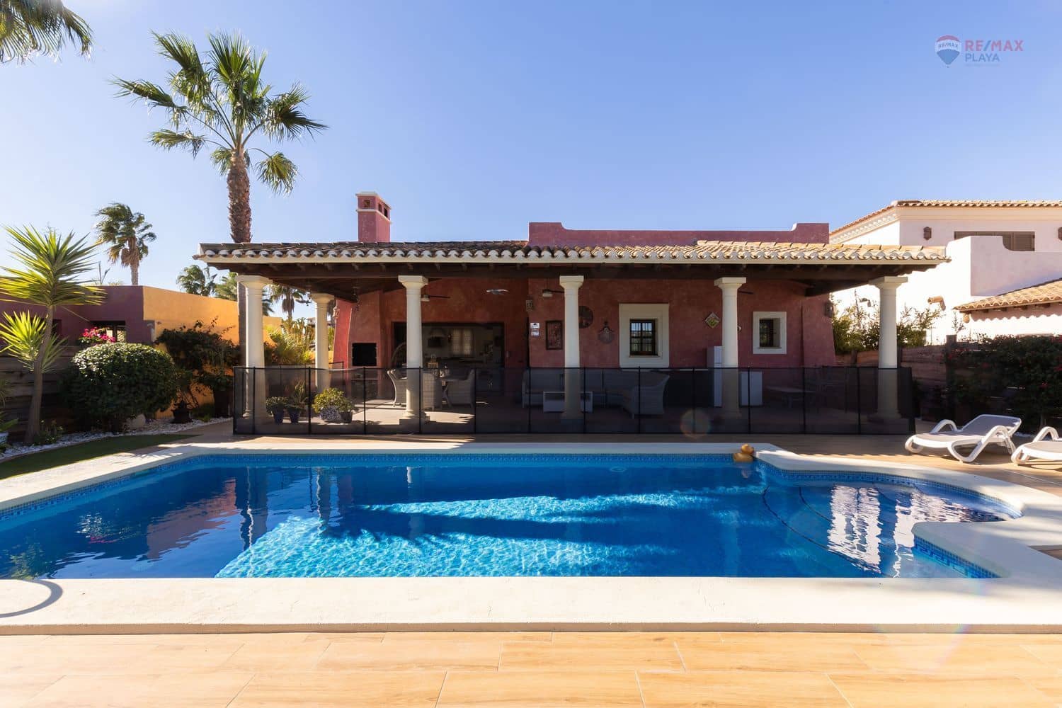 4 bedroom Villa for sale in Cuevas del Almanzora with pool garage - € 695,000 (Ref: 9430794)