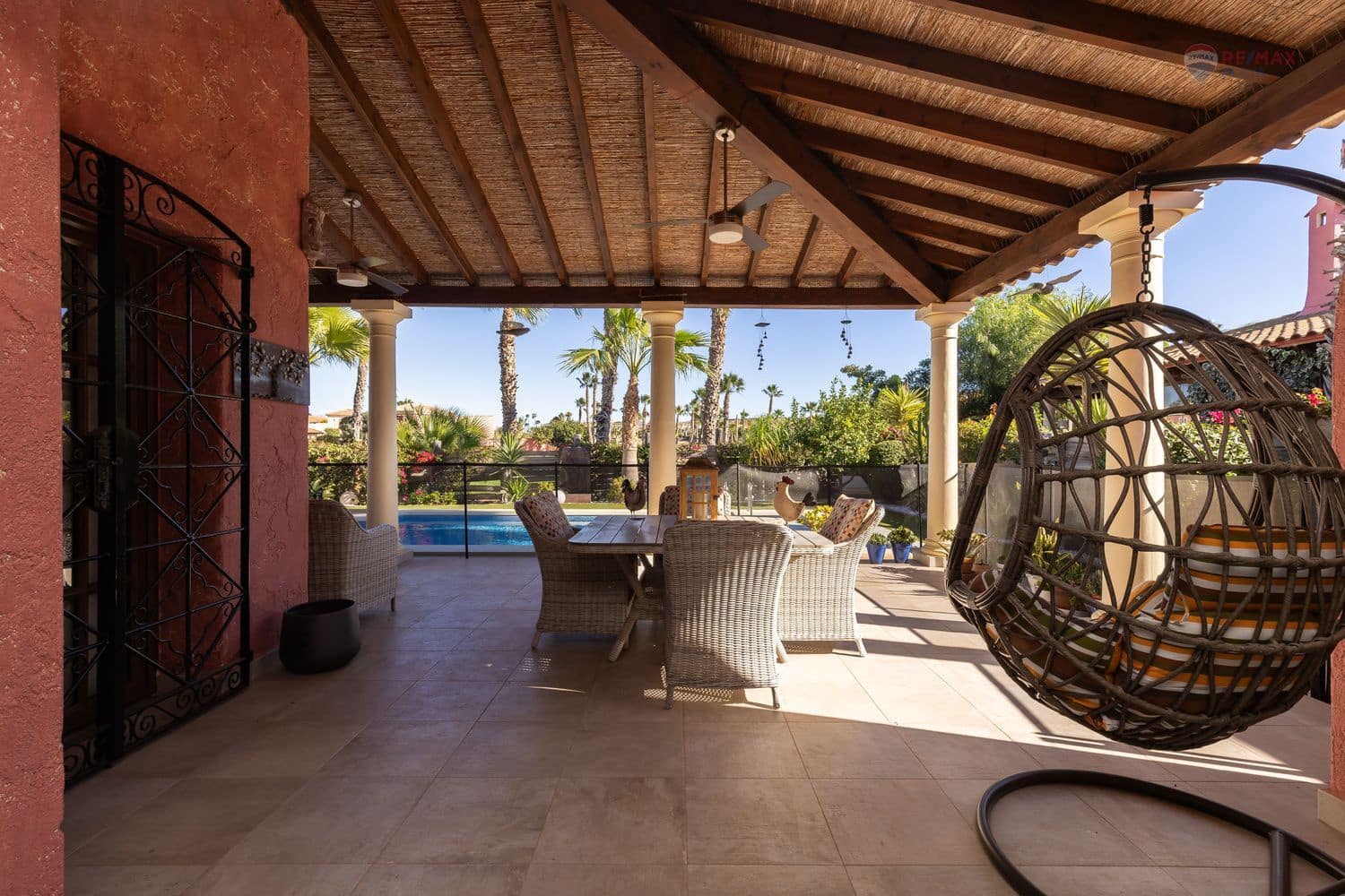 4 bedroom Villa for sale in Cuevas del Almanzora with pool garage - € 695,000 (Ref: 9430794)