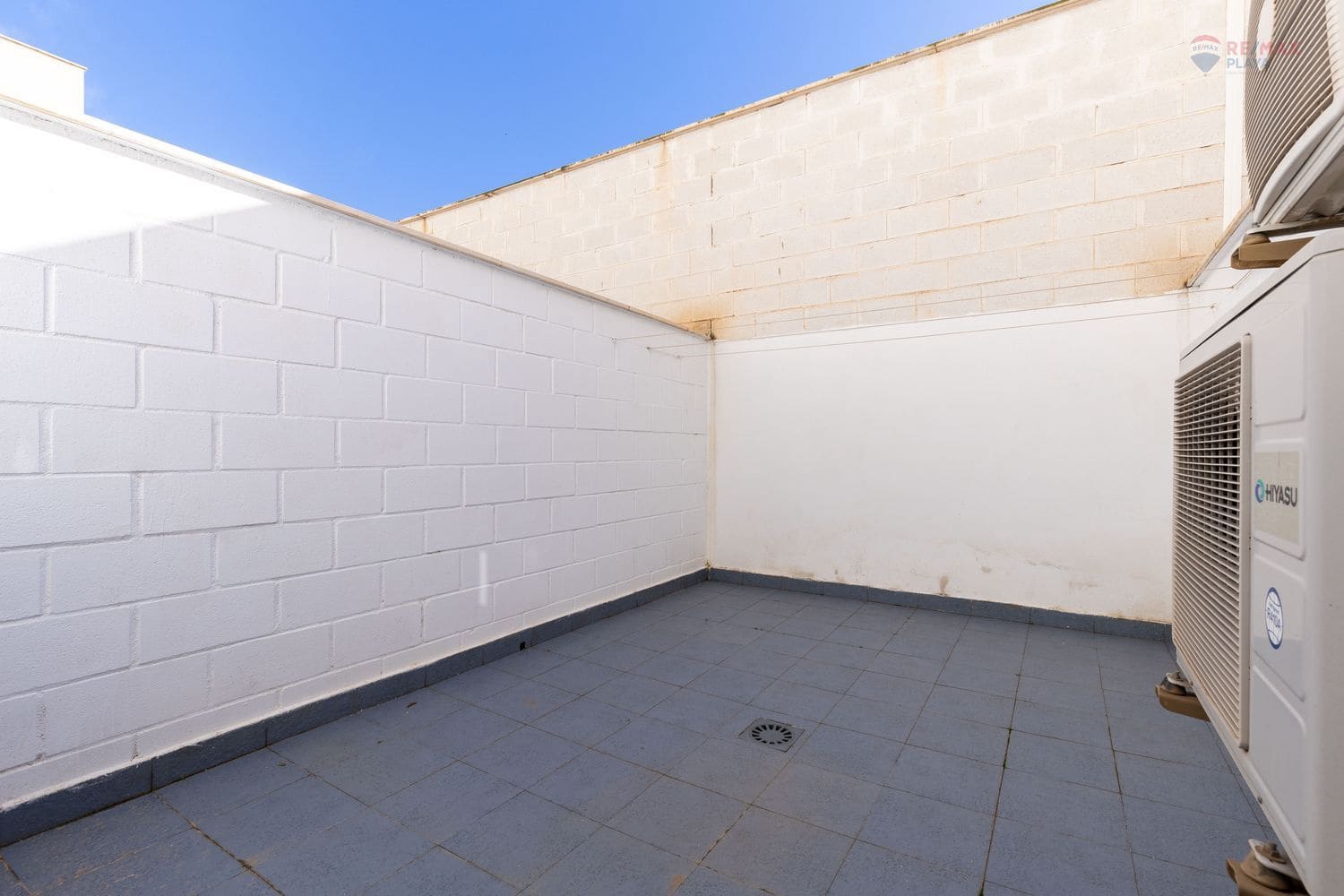 2 bedroom Apartment for sale in Garrucha with pool garage - € 119,900 (Ref: 9494283)