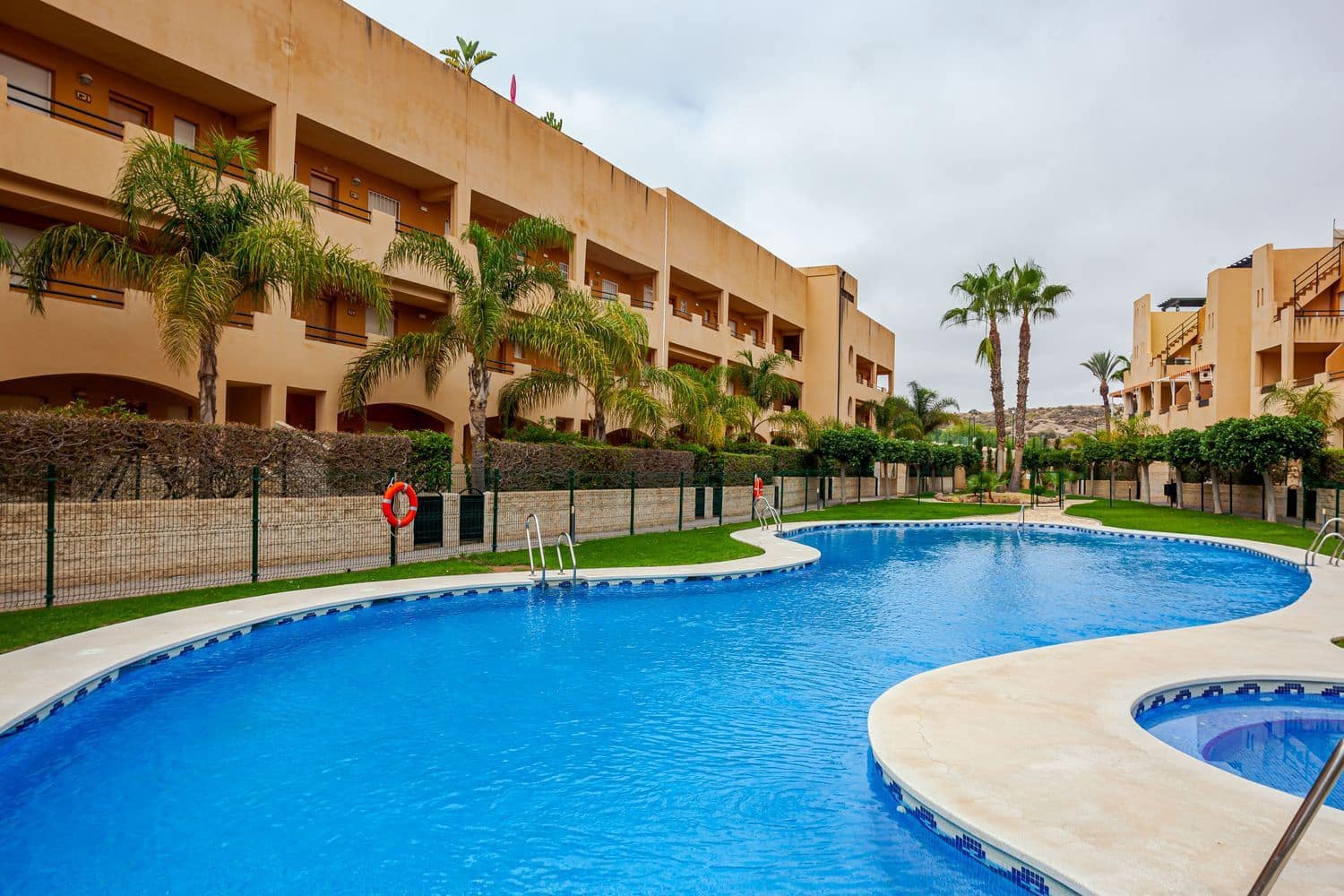 2 makuuhuone Huoneisto vuokrattavana paikassa Vera mukana uima-altaan 
autotalli - 650 € (Ref: 9501846)