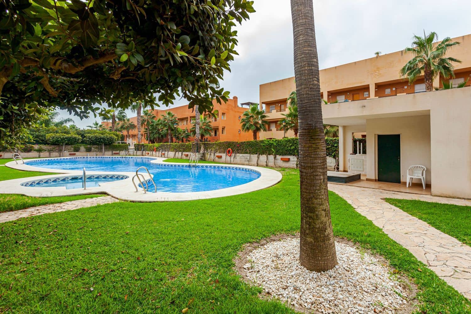 2 makuuhuone Huoneisto vuokrattavana paikassa Vera mukana uima-altaan 
autotalli - 650 € (Ref: 9501846)