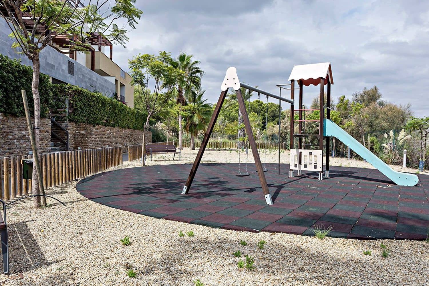 2 makuuhuone Huoneisto myytävänä paikassa Vera mukana uima-altaan 
autotalli - 197 000 € (Ref: 9543047)