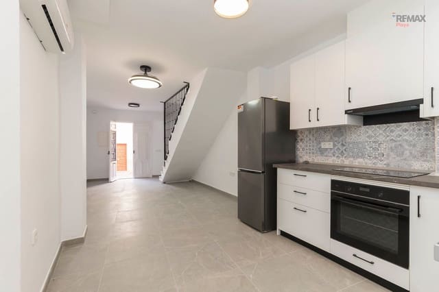 3 soveværelse Byhus til salg i Cuevas del Almanzora med garage - € 144.900 (Ref: 9600841)