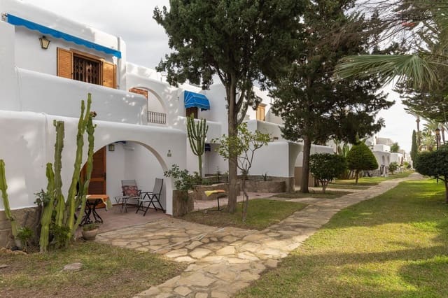 2 soveværelse Byhus til salg i Las Marinas - Pueblo Laguna, Vera med swimmingpool garage - € 215.000 (Ref: 9610810)