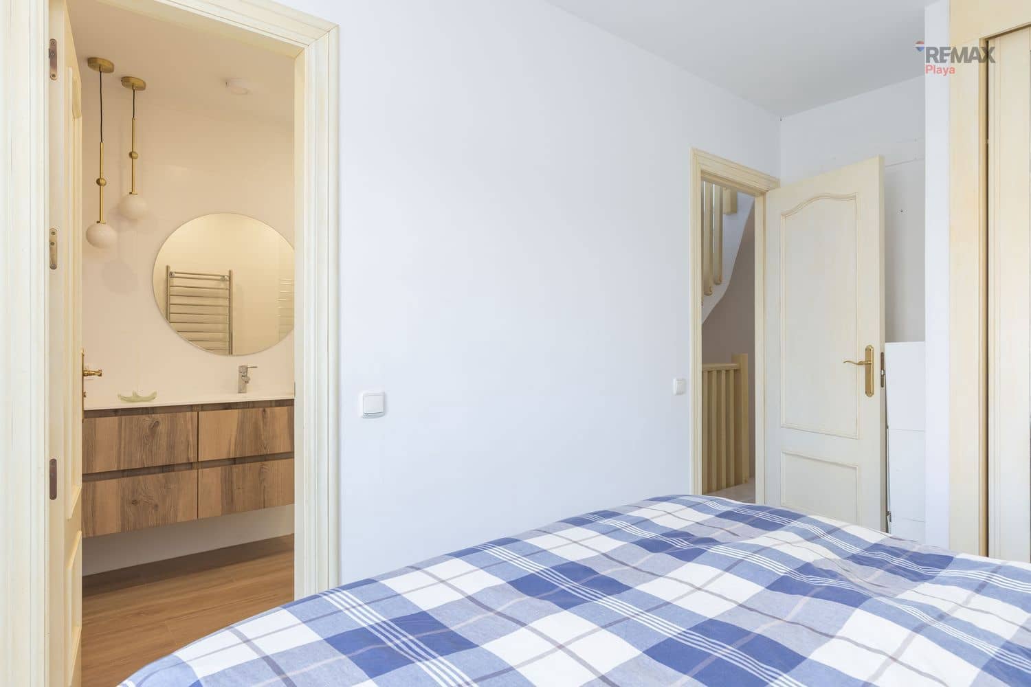 2 makuuhuone Omakotitalo vuokrattavana paikassa Vera mukana uima-altaan 
autotalli - 850 € (Ref: 9629617)