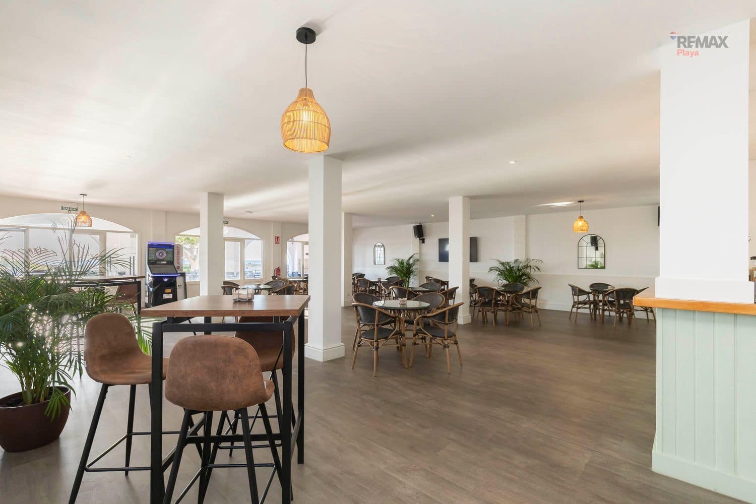 Commercial for sale in Vera - € 382,000 (Ref: 9697951)