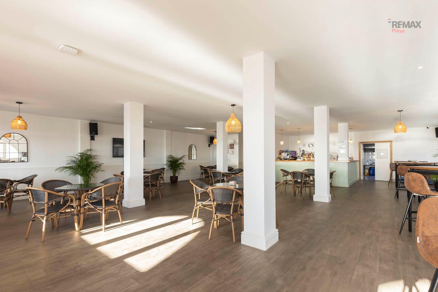 Commercial for sale in Vera - € 382,000 (Ref: 9697951)