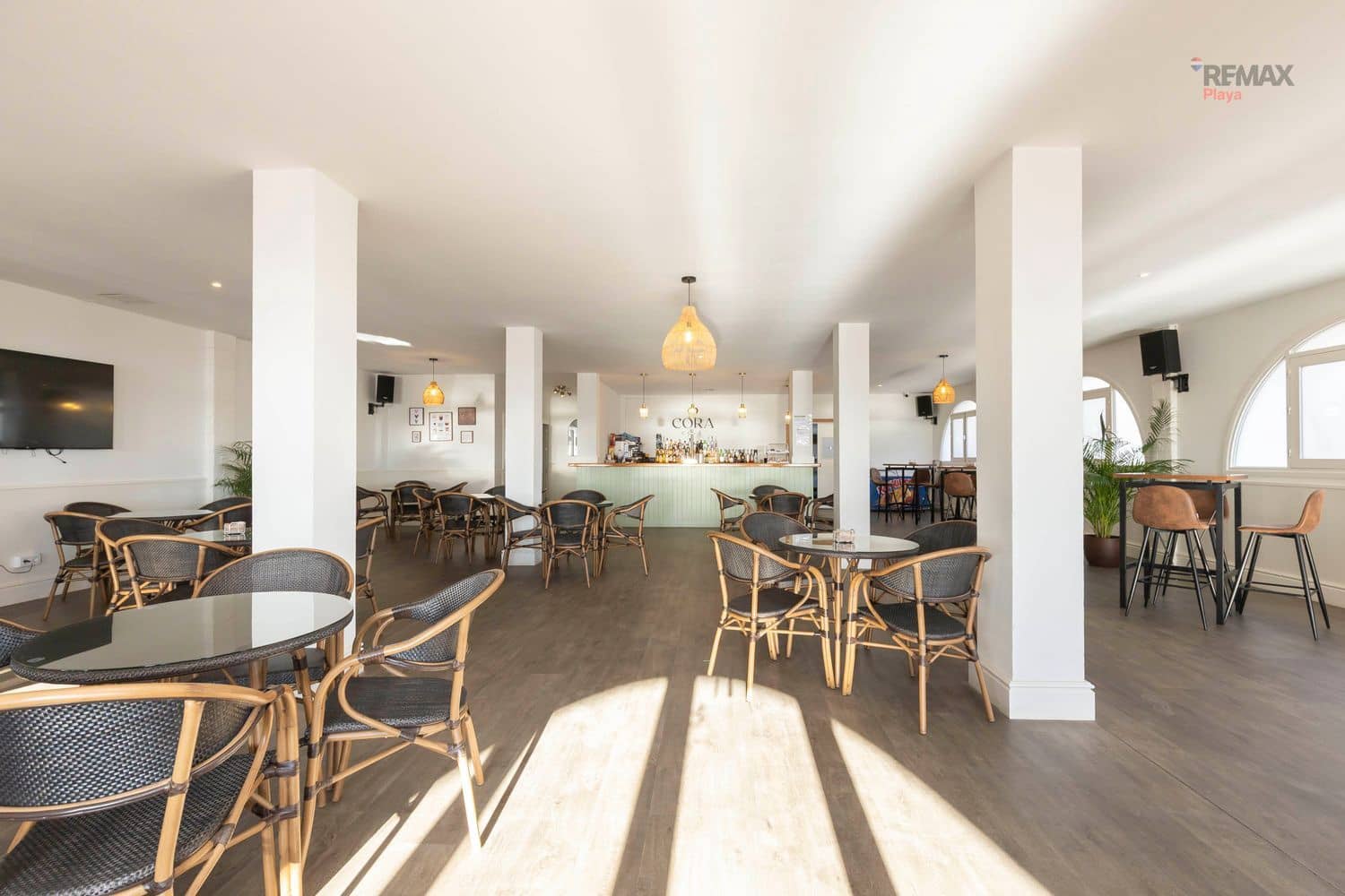 Commercial for sale in Vera - € 382,000 (Ref: 9697951)