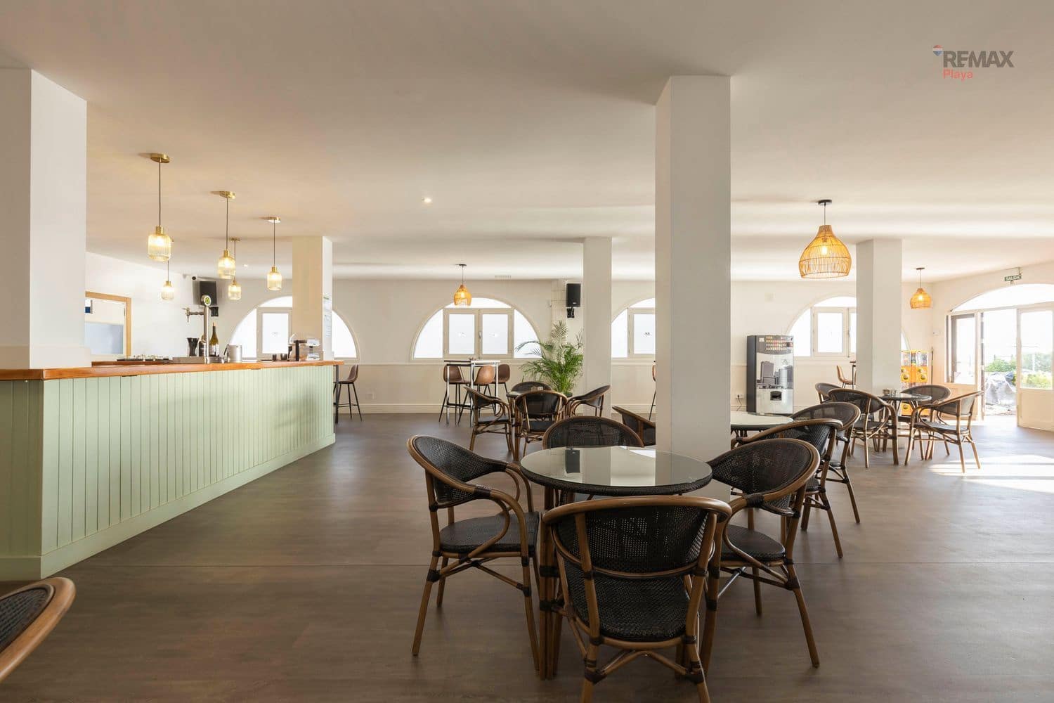 Commercial for sale in Vera - € 382,000 (Ref: 9697951)